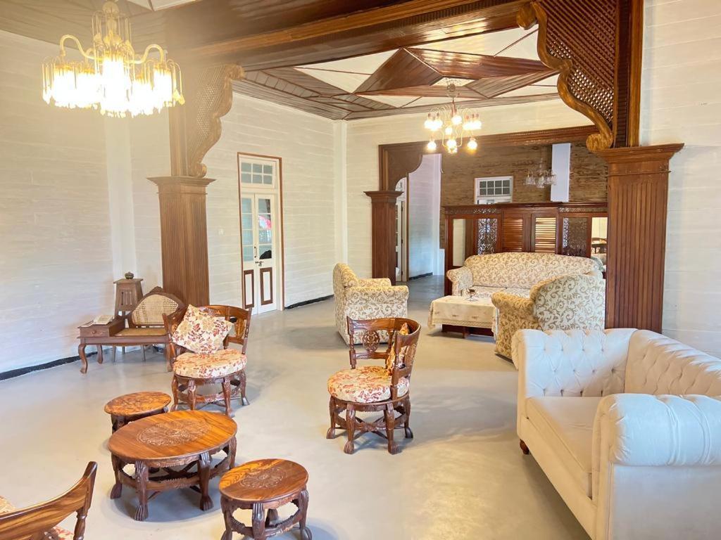 Walauwa On The Hill Hotel Hatton Buitenkant foto